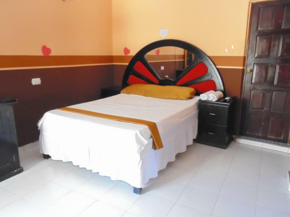 Hotel Leones Marinos サンミゲル エクステリア 写真