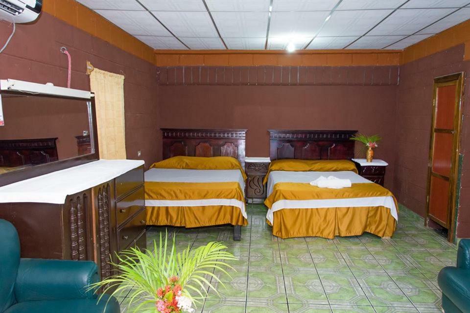 Hotel Leones Marinos サンミゲル エクステリア 写真